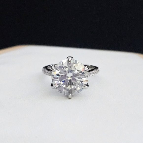 Jewelry - 5ct Moissanite Ring with CZ